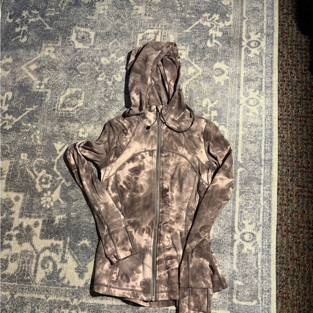 Stylish Hooded Jacket in Tie-Dye Pattern